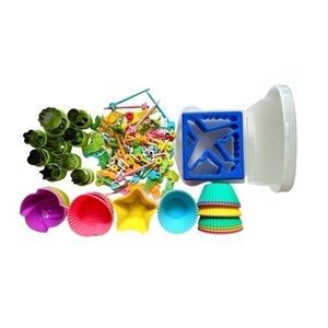 Dozens of Accessories for Exciting Kid-Friendly Meals in a Lunchbox